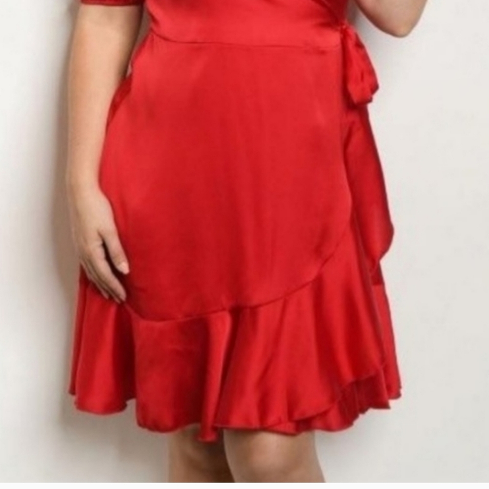 NWOT Silky Satin Feel Ruched Sleeve Wrap Dress with Side Tie. - Picture 4 of 4